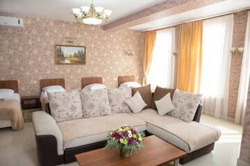 Фото номера Четырехместный номер &quot;Комфорт&quot; Гостиница Villa Vida г. Рассвет 8