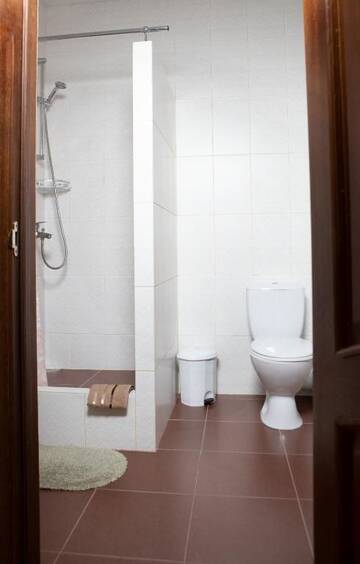 Фото номера Четырехместный номер &quot;Комфорт&quot; Гостиница Villa Vida г. Рассвет 2