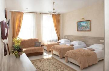 Фото номера Стандартный трехместный номер Гостиница Villa Vida г. Рассвет 8