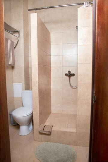 Фото номера Двухместный номер с 2 отдельными кроватями Гостиница Villa Vida г. Рассвет 5